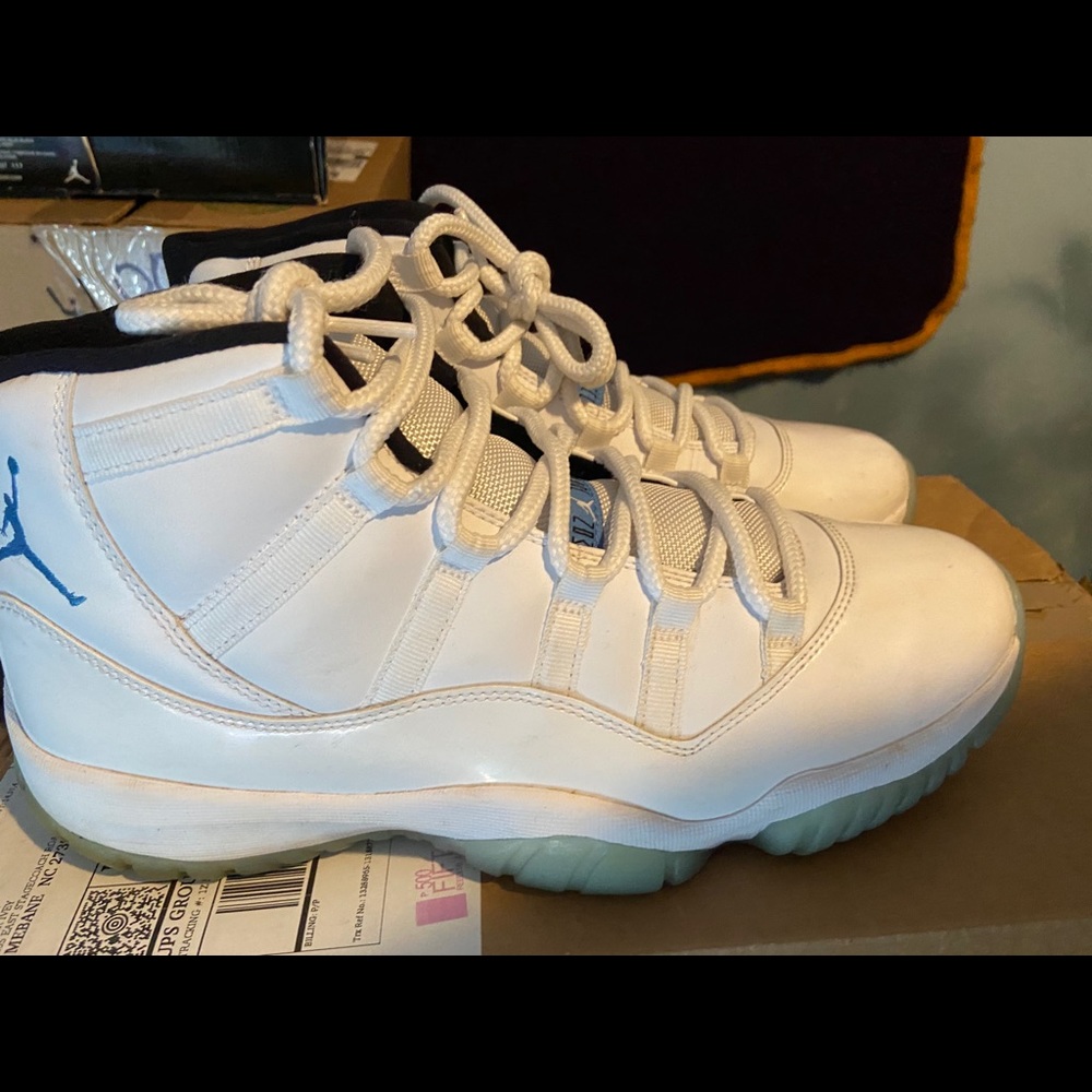 Jordan legend blue 11